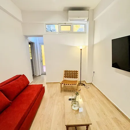 Apartment ανακαινισμένο σπίτι με ιδιωτική αυλή Piraeus