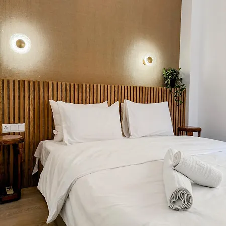 ανακαινισμένο σπίτι με ιδιωτική αυλή Apartament Pireus